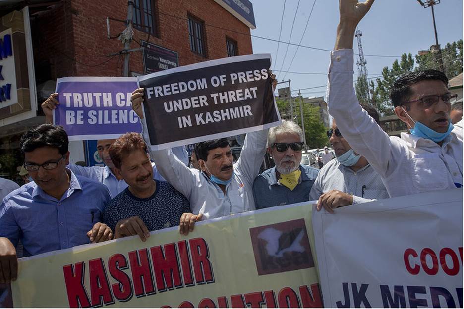 Kashmir's media survived blackout – but warn of shrinking freedoms -  CSMonitor.com