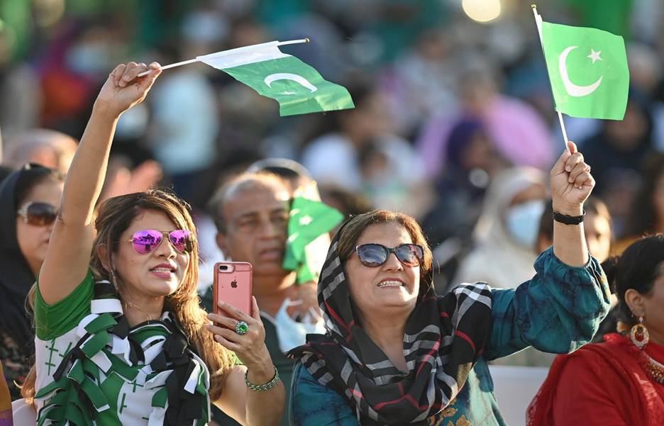Festival celebrating Pakistani culture draws crowds in Park Ridge - Chicago  Tribune