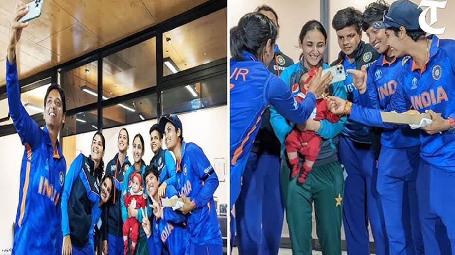 Indian Cricket Team Plays With Pakistan Team Captain's Baby ...