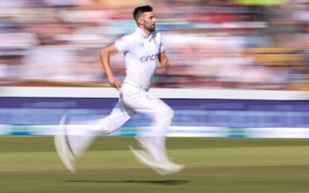 The devastating science behind facing 90mph bowling: So quick you are effectively blind