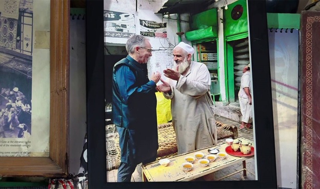 A person giving a high five to another person  AI-generated content may be incorrect.