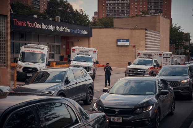 A group of cars parked in a parking lot  AI-generated content may be incorrect.