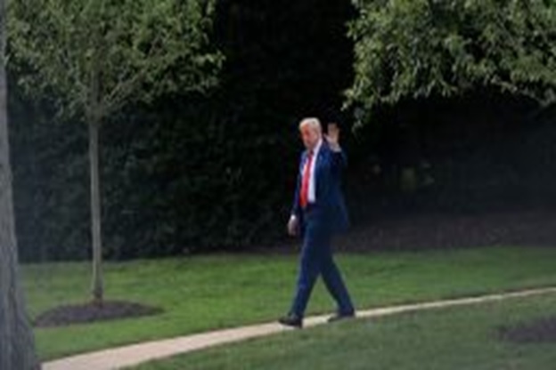 WASHINGTON, DC - JUNE 20: U.S. President Donald Trump walks out of the Oval Office before boarding Marine One on the South Lawn of the White House on June 20, 2025 in Washington, DC. Trump is traveling to Bedminster, New Jersey. (Photo by Kayla Bartkowski/Getty Images)